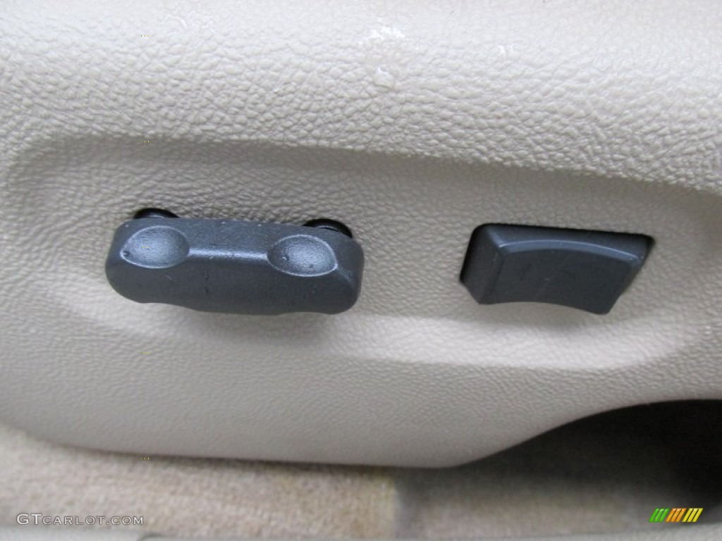 2009 HHR LT - Blue Flash Metallic / Cashmere photo #23