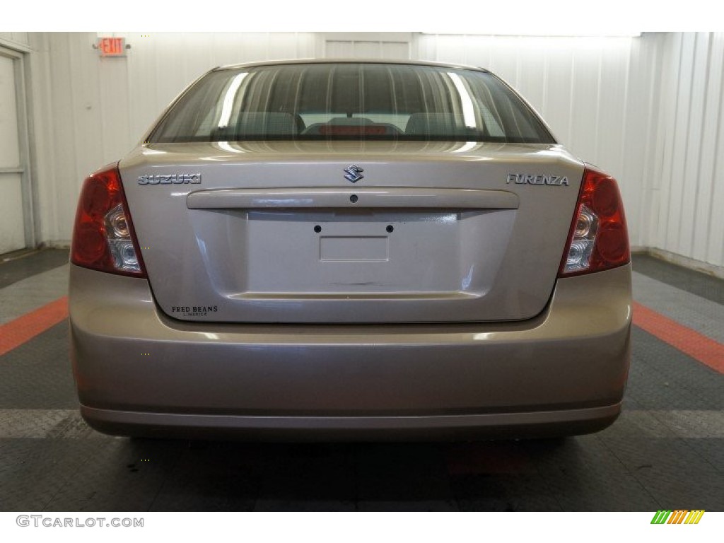 2007 Forenza Sedan - Champagne Beige Metallic / Grey photo #9