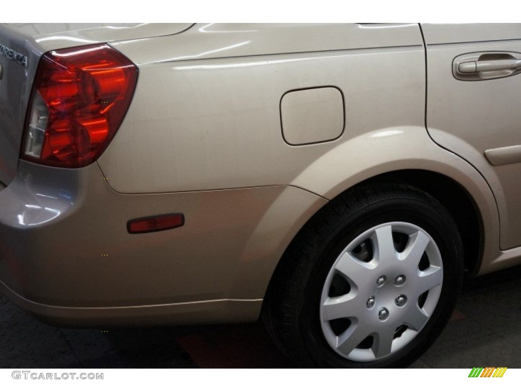 2007 Forenza Sedan - Champagne Beige Metallic / Grey photo #46