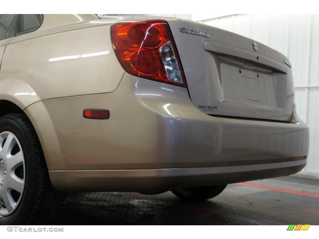 2007 Forenza Sedan - Champagne Beige Metallic / Grey photo #49