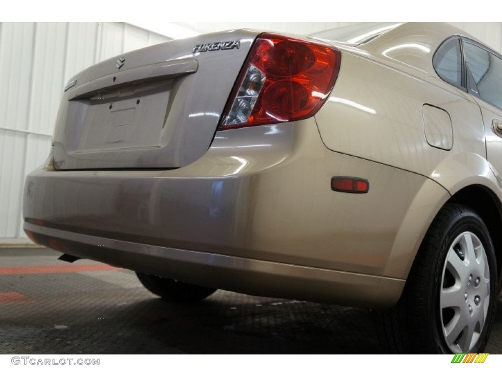 2007 Forenza Sedan - Champagne Beige Metallic / Grey photo #50