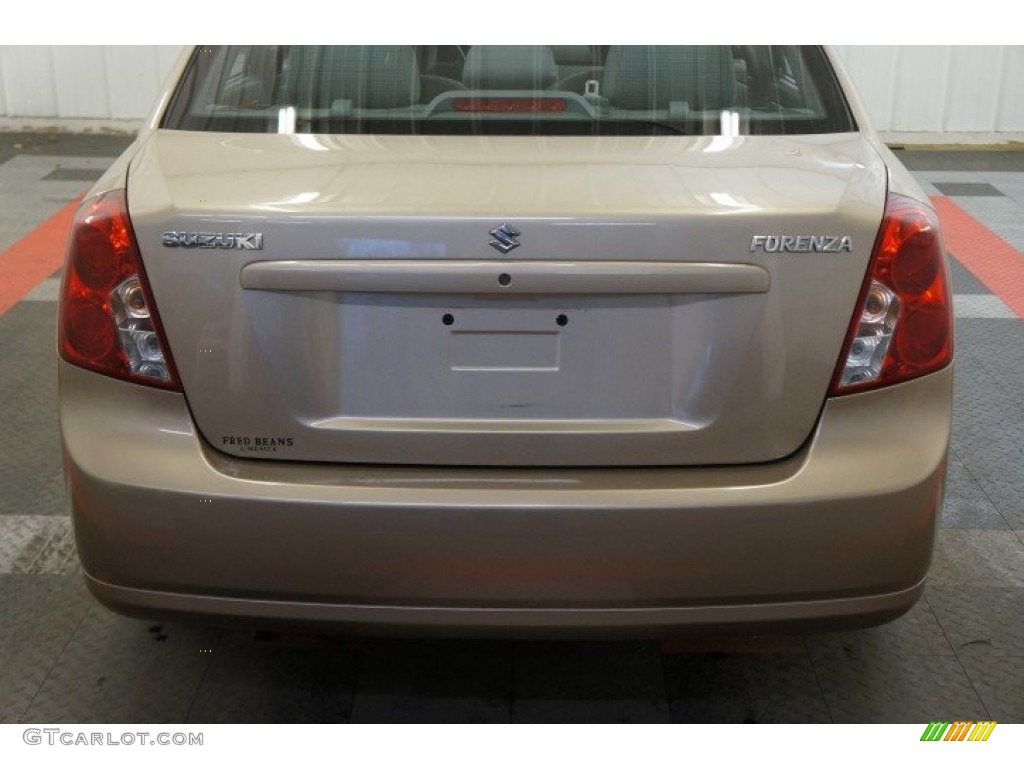 2007 Forenza Sedan - Champagne Beige Metallic / Grey photo #51