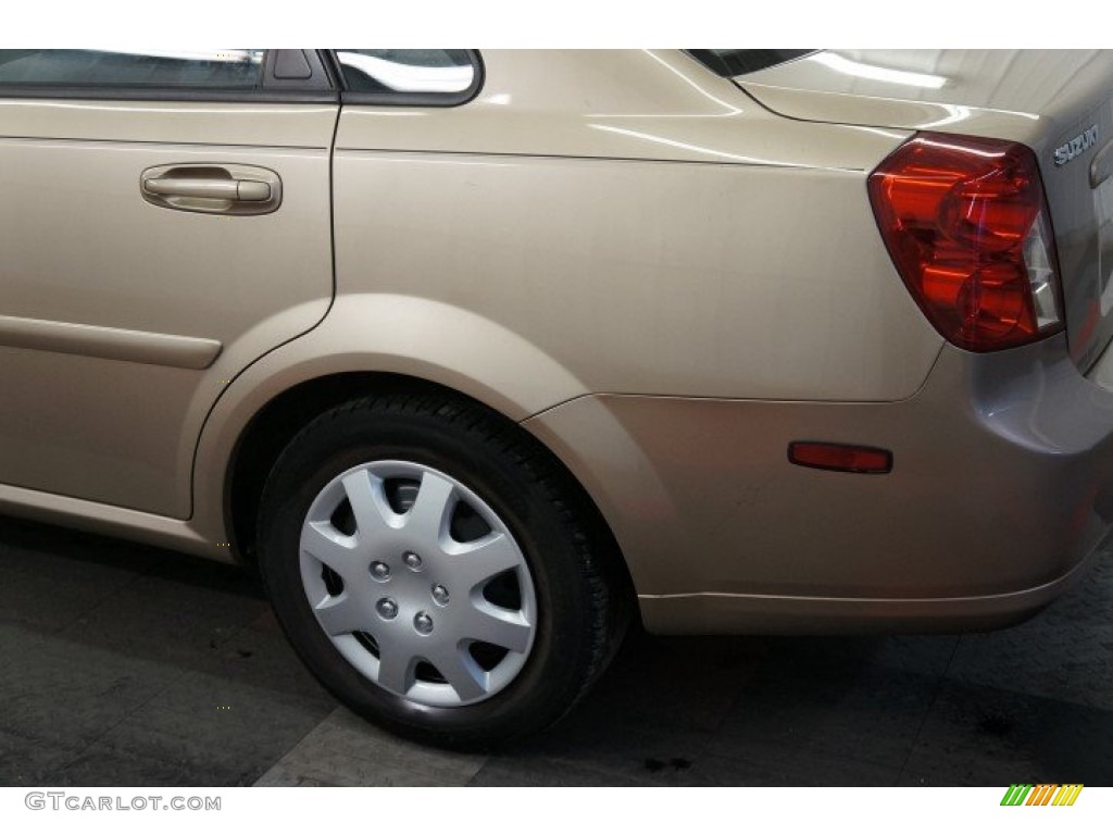 2007 Forenza Sedan - Champagne Beige Metallic / Grey photo #52