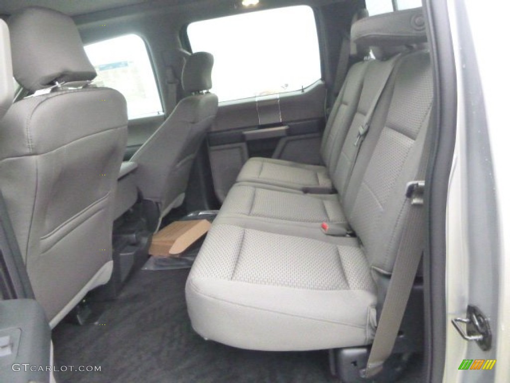 Medium Earth Gray Interior 2015 Ford F150 XLT SuperCrew 4x4 Photo #99720334