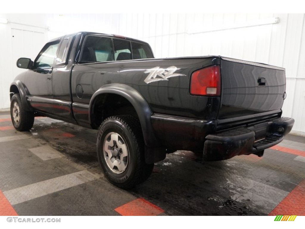 2002 S10 LS Extended Cab 4x4 - Onyx Black / Graphite photo #10
