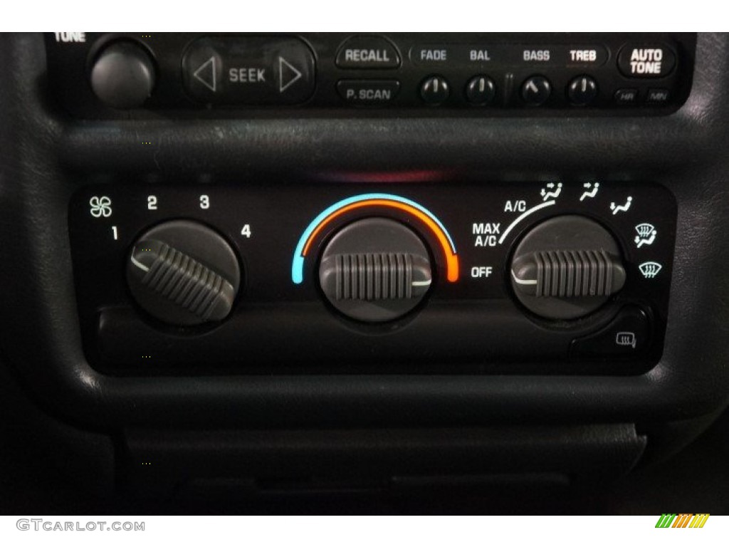 2002 S10 LS Extended Cab 4x4 - Onyx Black / Graphite photo #27