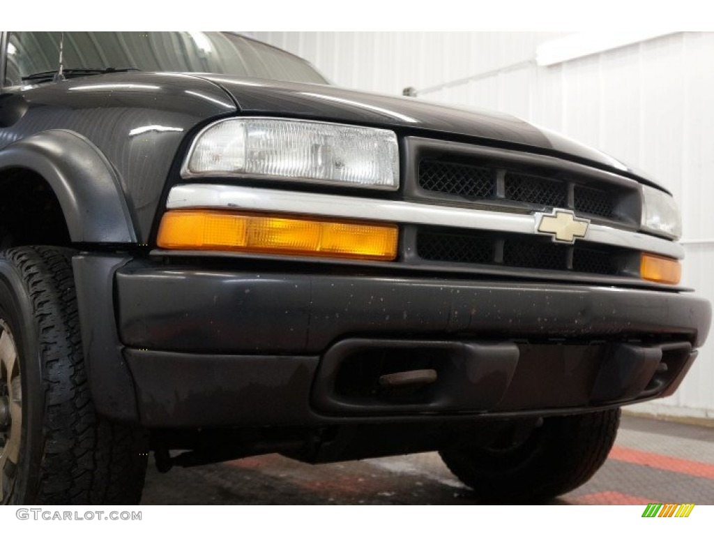 2002 S10 LS Extended Cab 4x4 - Onyx Black / Graphite photo #37