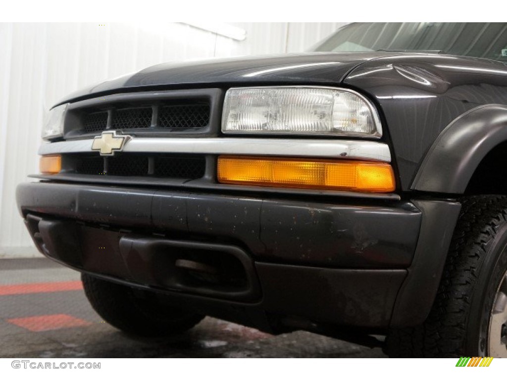 2002 S10 LS Extended Cab 4x4 - Onyx Black / Graphite photo #38