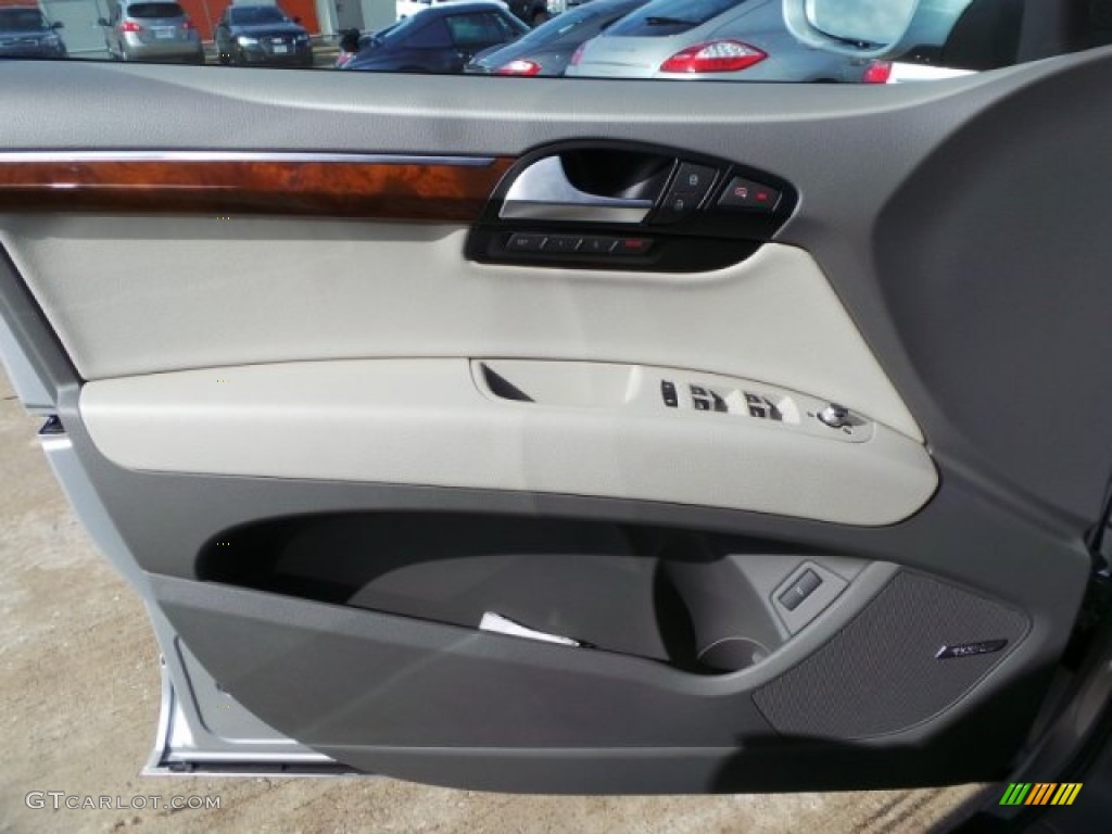 2015 Audi Q7 3.0 Premium Plus quattro Limestone Gray Door Panel Photo #99727351