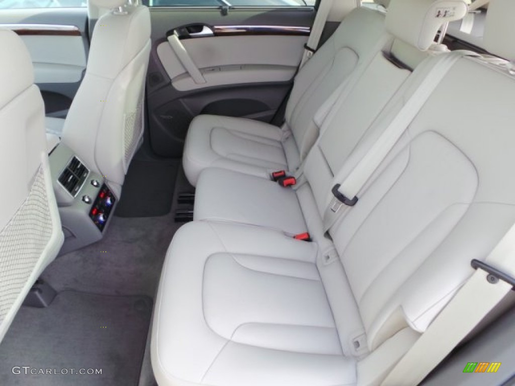 2015 Audi Q7 3.0 Premium Plus quattro Rear Seat Photo #99727615