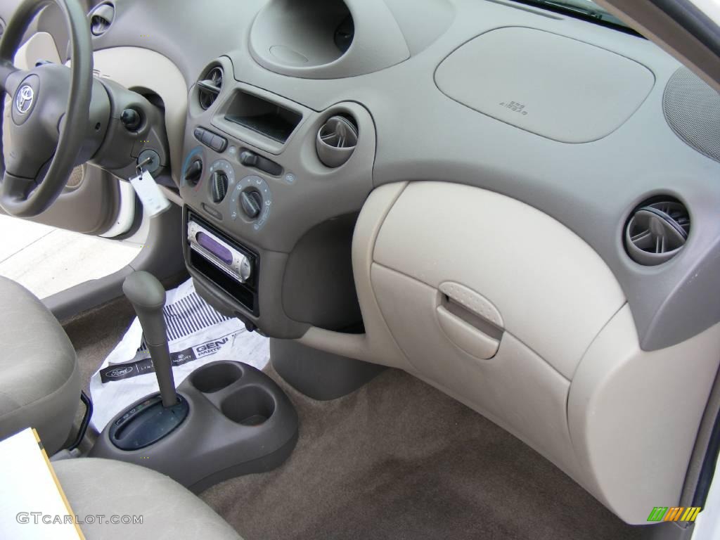 2003 ECHO Coupe - Polar White / Ivory photo #19