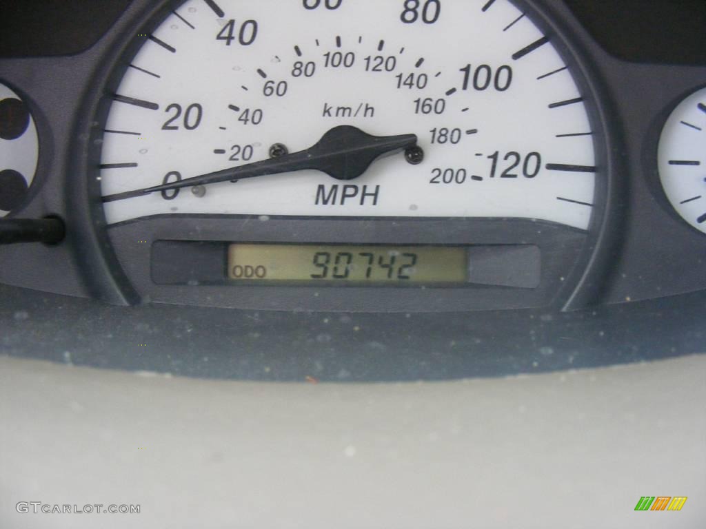 2003 ECHO Coupe - Polar White / Ivory photo #31