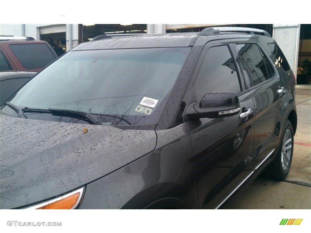 2015 Explorer XLT - Magnetic / Charcoal Black photo #3