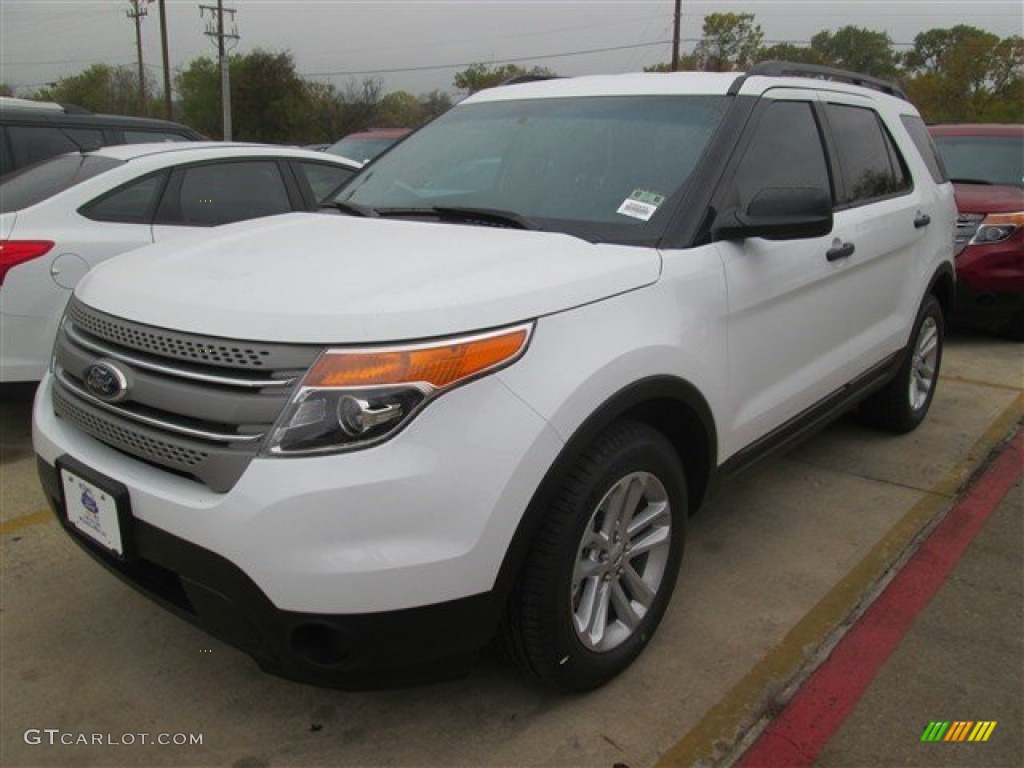 2015 Explorer FWD - Oxford White / Medium Light Stone photo #2