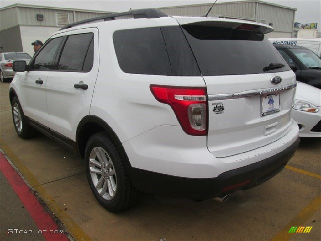 2015 Explorer FWD - Oxford White / Medium Light Stone photo #3