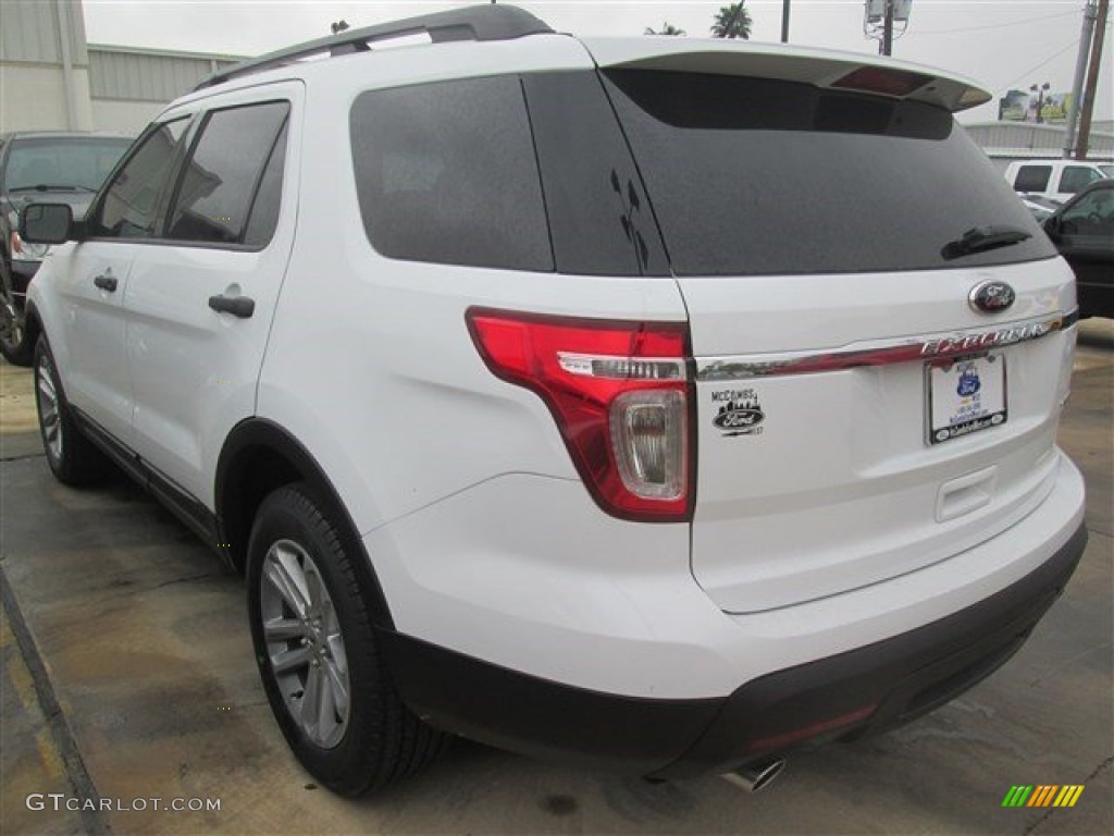 2015 Explorer FWD - Oxford White / Medium Light Stone photo #3