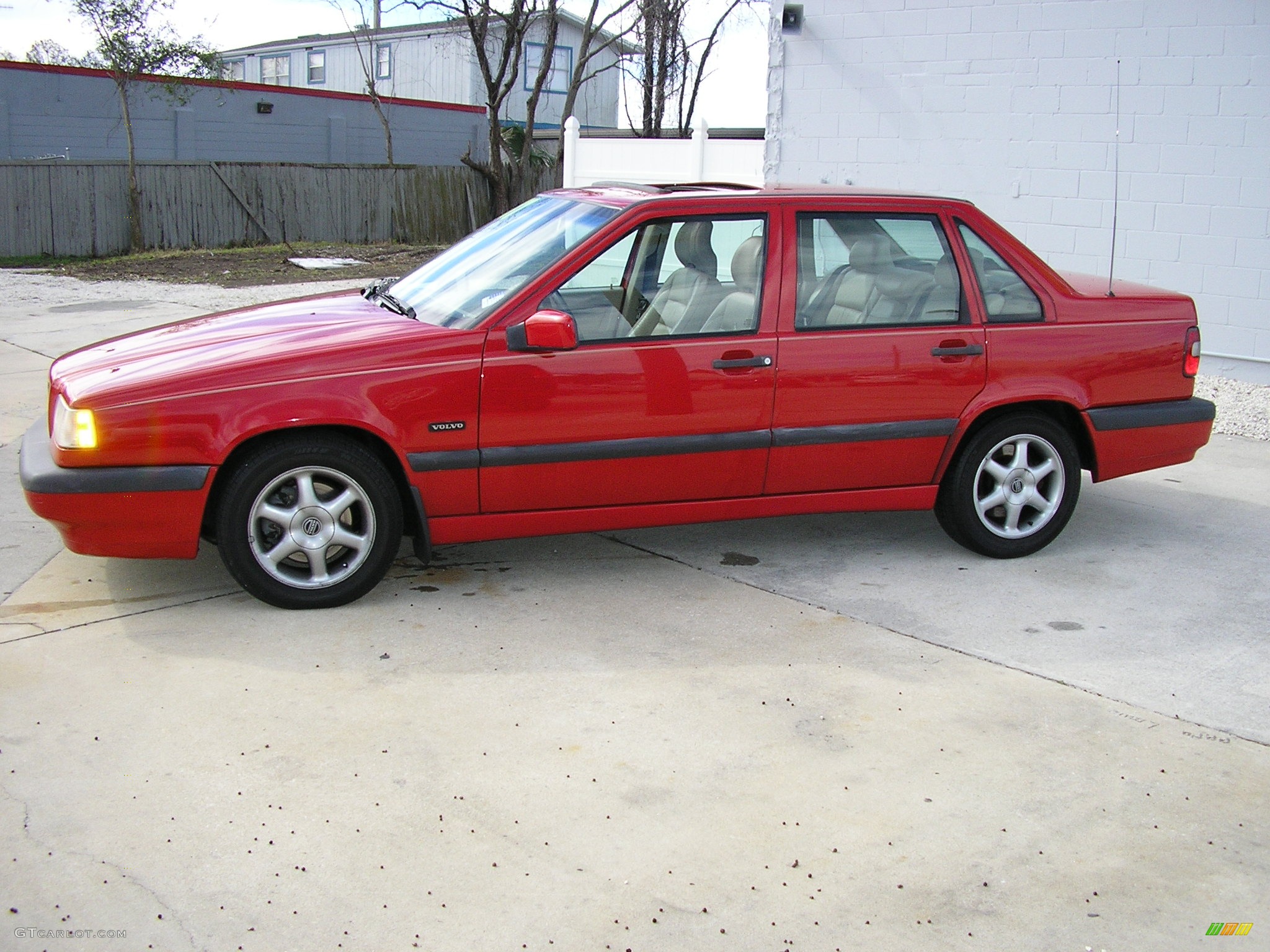 1996 850 GLT Sedan - Red / Beige photo #3