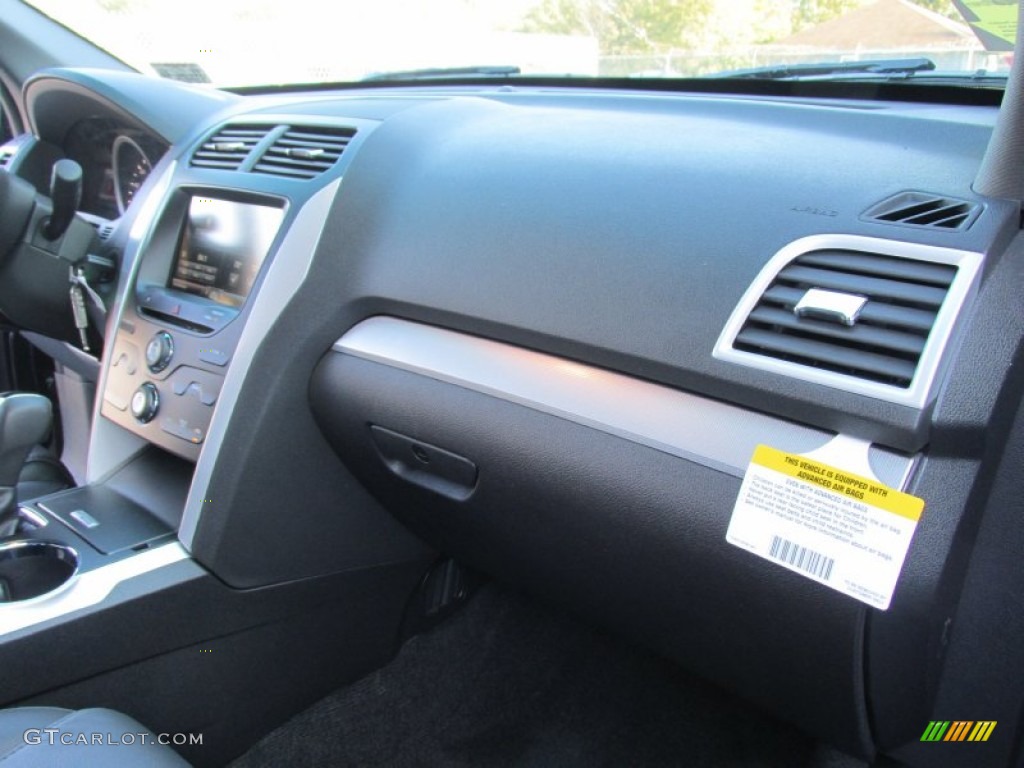 2015 Explorer XLT - Magnetic / Charcoal Black photo #17