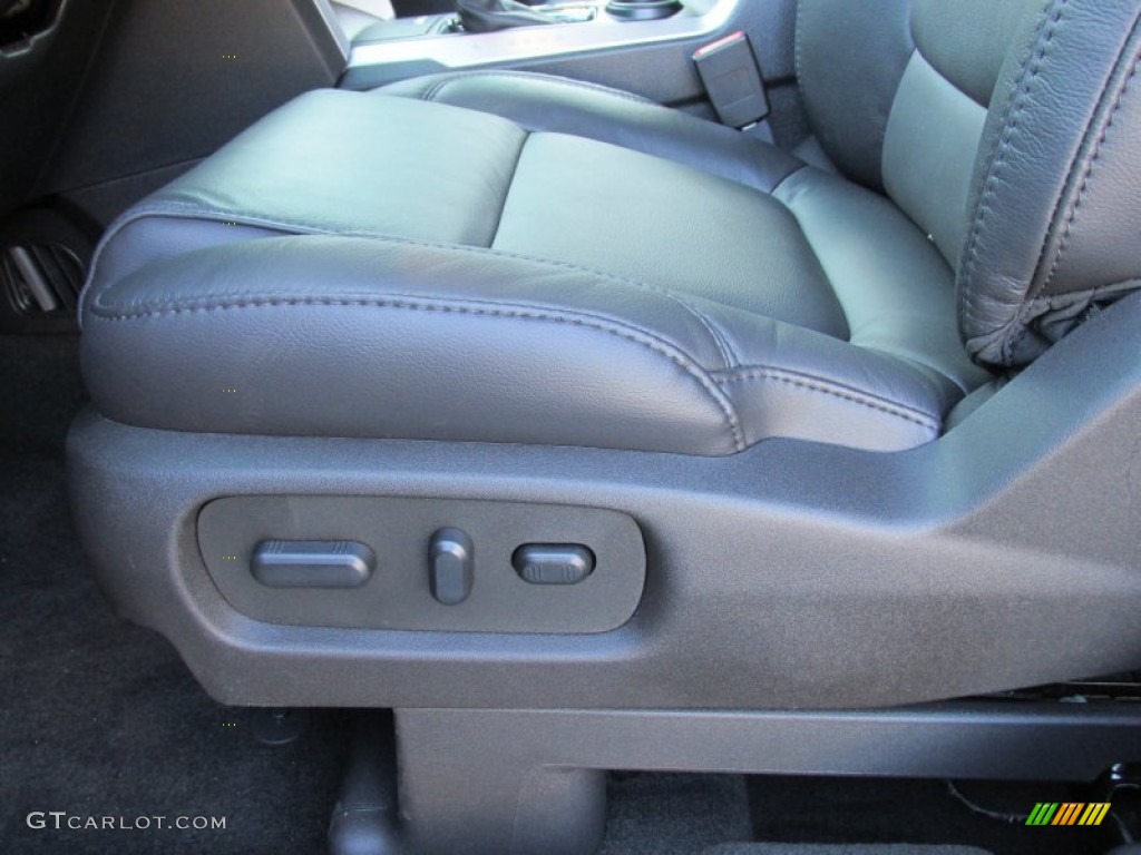 2015 Explorer XLT - Magnetic / Charcoal Black photo #26