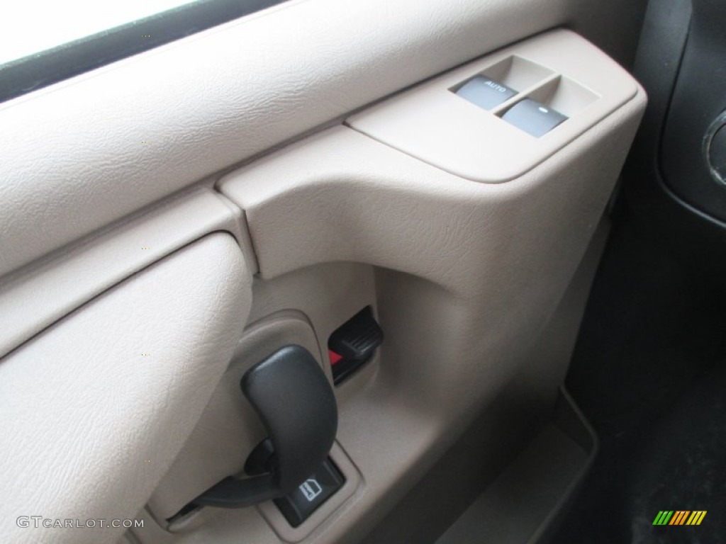 2015 GMC Savana Van 2500 Cargo Controls Photo #99751224