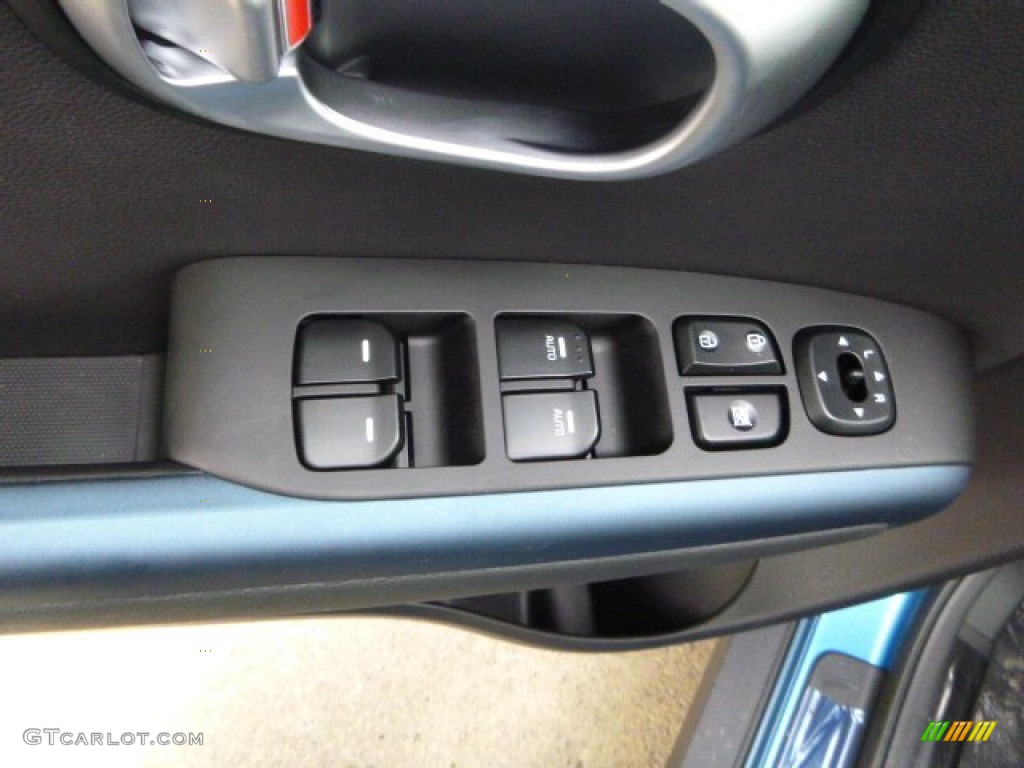 2015 Kia Soul + Controls Photo #99751506