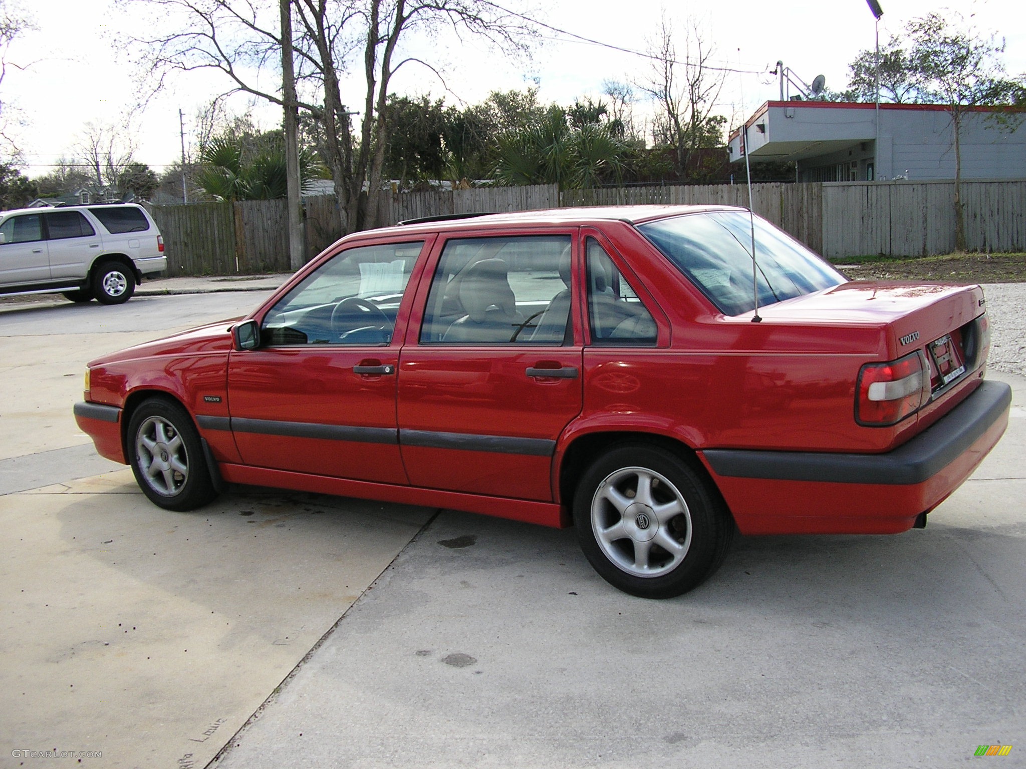 1996 850 GLT Sedan - Red / Beige photo #4