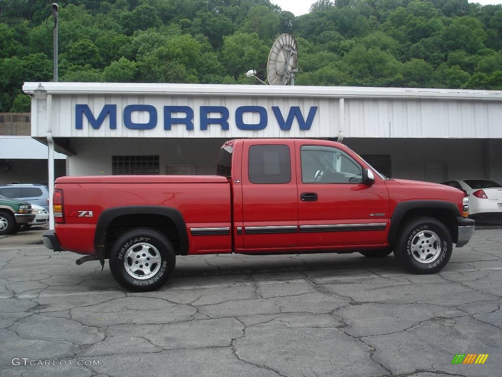 2001 Silverado 1500 LS Extended Cab 4x4 - Victory Red / Graphite photo #1