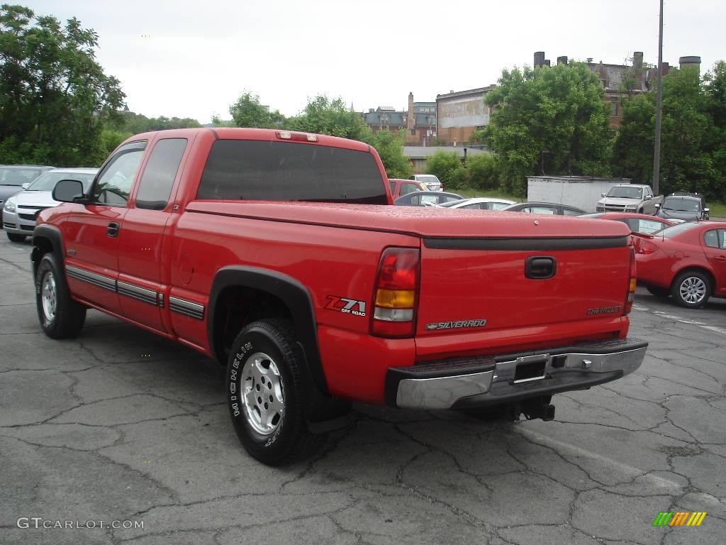 2001 Silverado 1500 LS Extended Cab 4x4 - Victory Red / Graphite photo #4