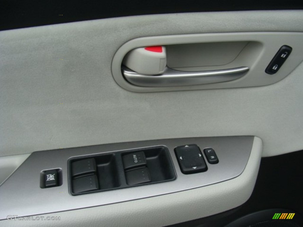 2010 MAZDA6 i Sport Sedan - Brilliant Silver Metallic / Gray photo #10