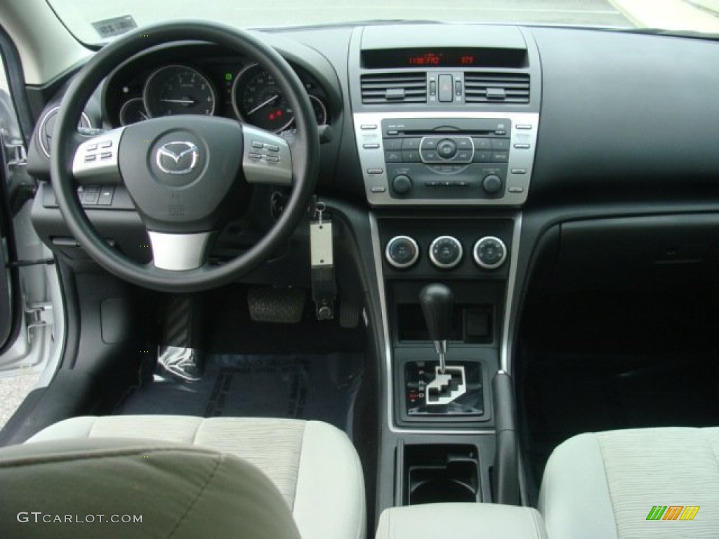 2010 MAZDA6 i Sport Sedan - Brilliant Silver Metallic / Gray photo #13