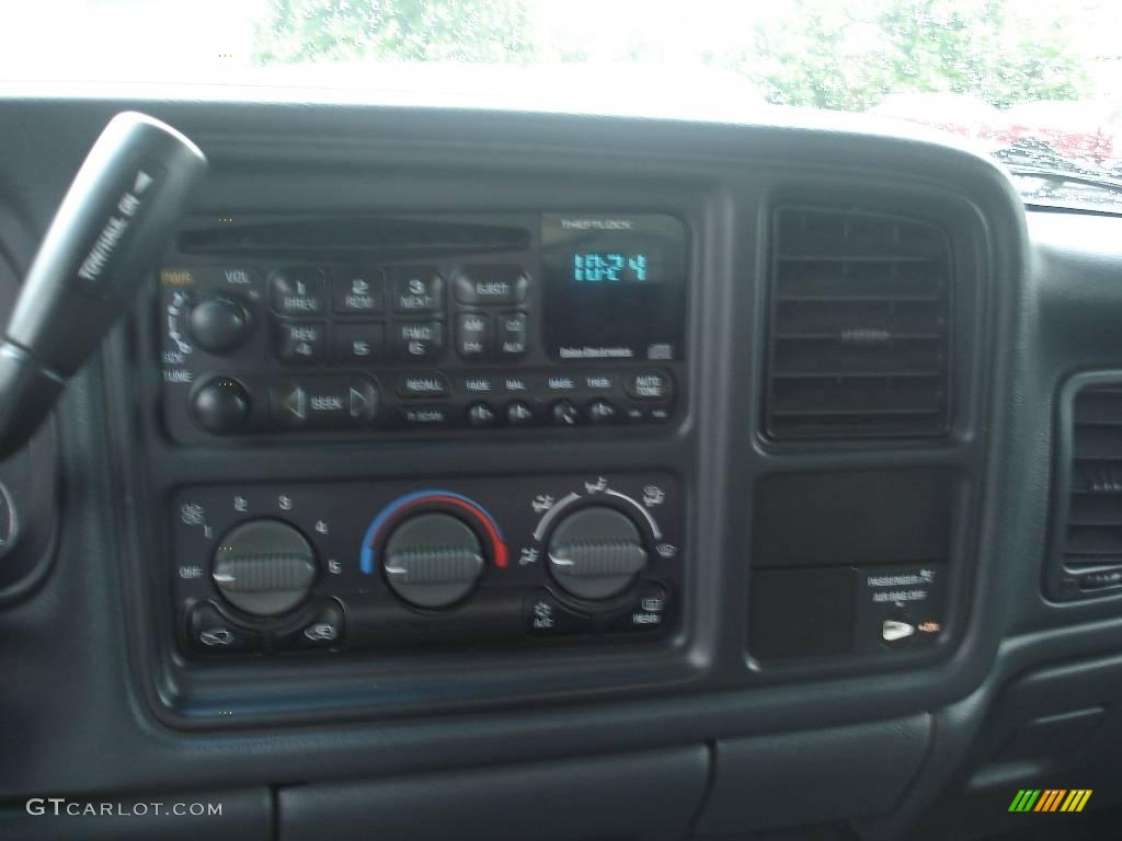 2001 Silverado 1500 LS Extended Cab 4x4 - Victory Red / Graphite photo #22