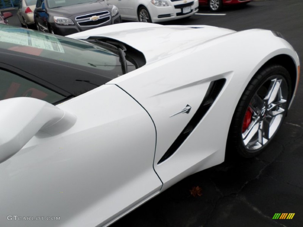 2015 Corvette Stingray Coupe Z51 - Arctic White / Adrenaline Red photo #26