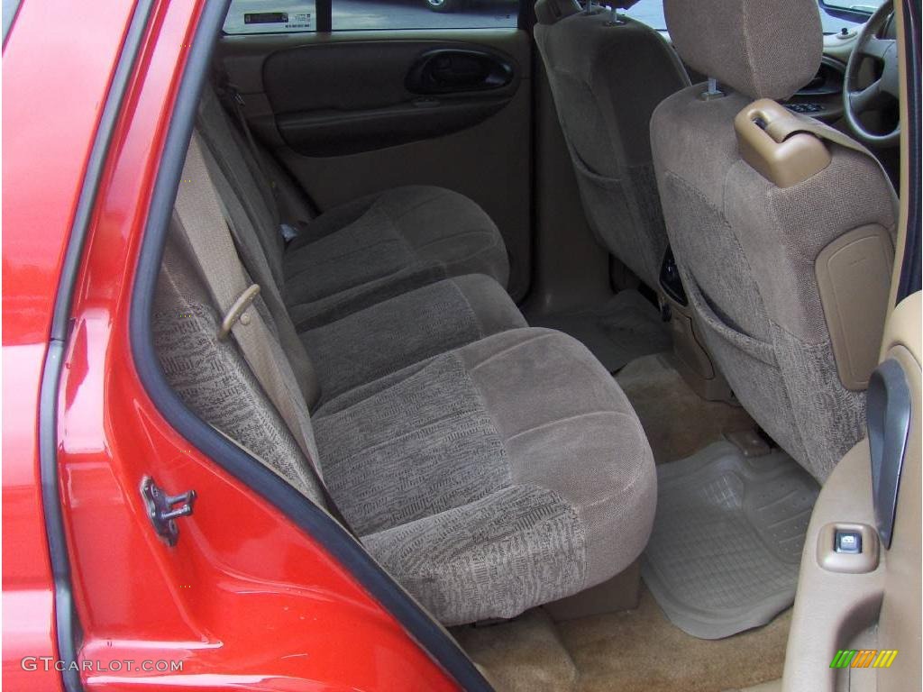 2002 TrailBlazer LS - Victory Red / Medium Oak photo #7