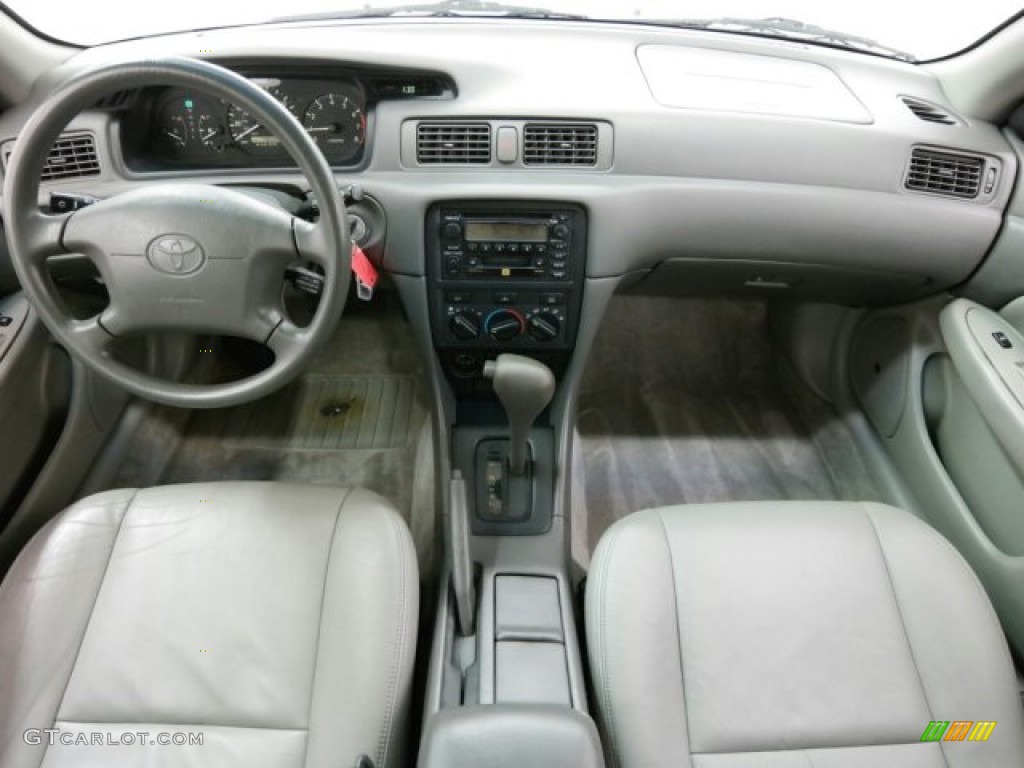 2001 Toyota Camry LE V6 Gray Dashboard Photo #99762117