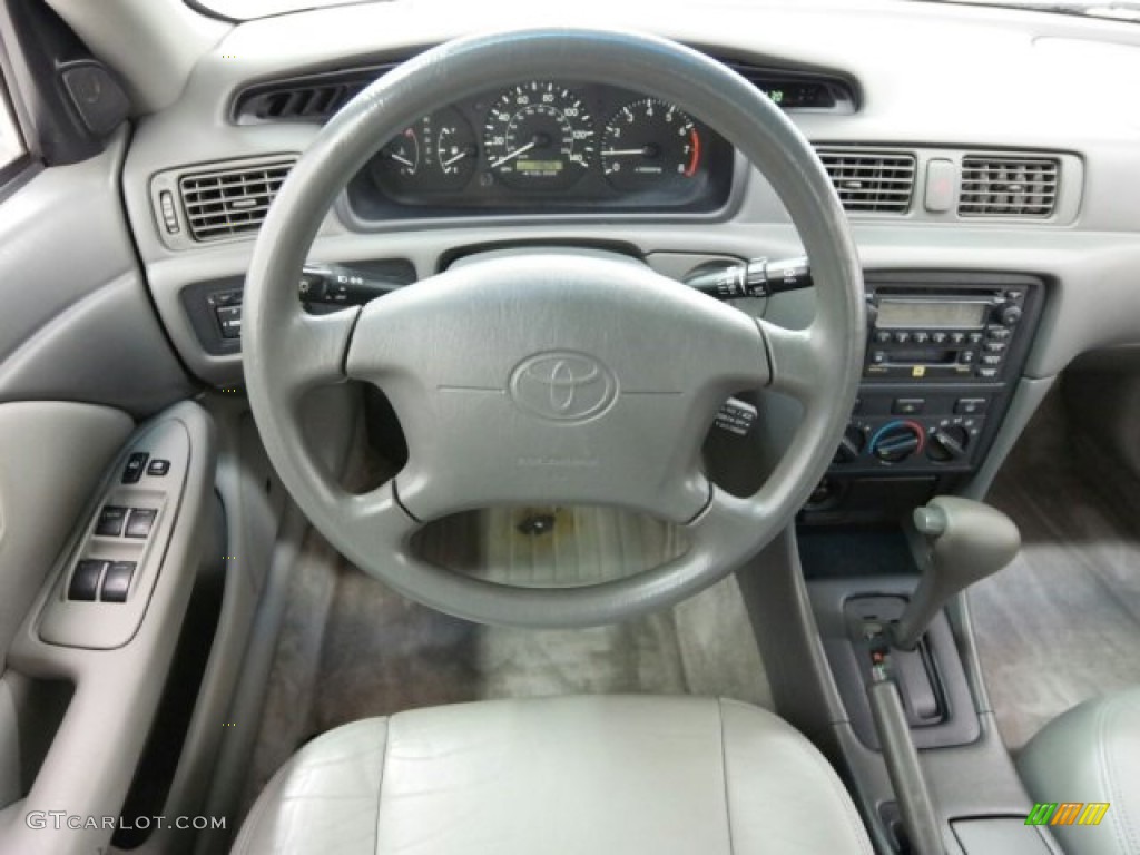2001 Toyota Camry LE V6 Gray Steering Wheel Photo #99762129