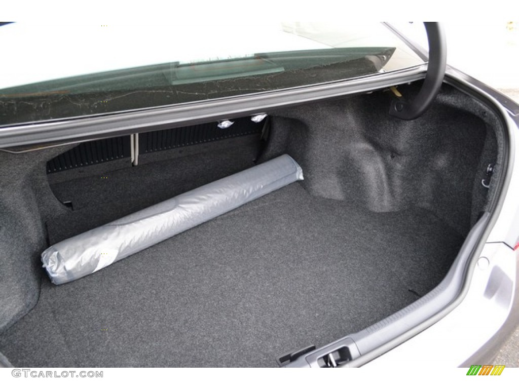 2015 Toyota Camry XSE V6 Trunk Photos