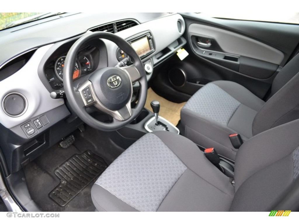 Black Interior 2015 Toyota Yaris 5-Door LE Photo #99774818