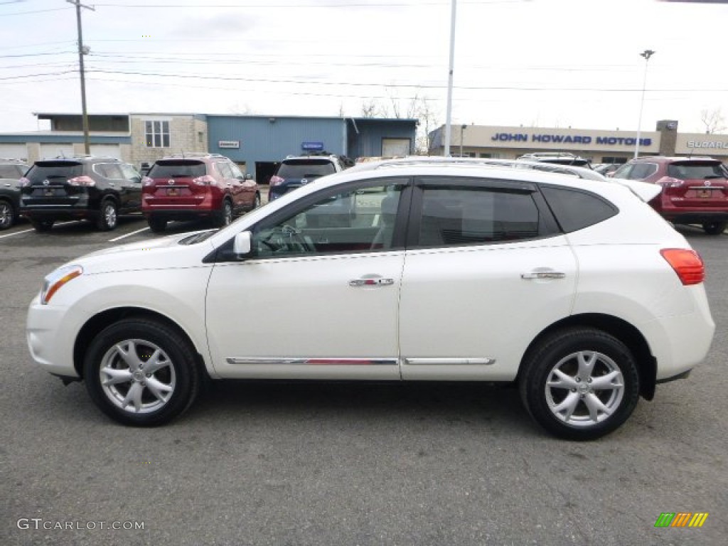 2011 Rogue SV AWD - Pearl White / Gray photo #6