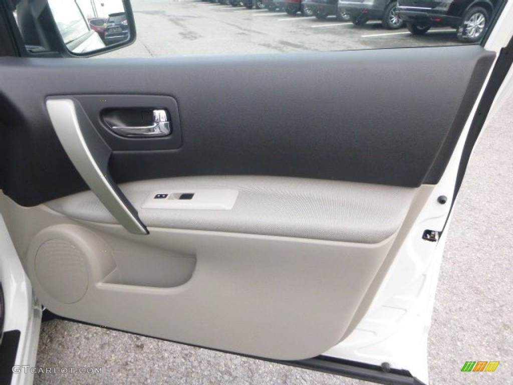 2011 Rogue SV AWD - Pearl White / Gray photo #10