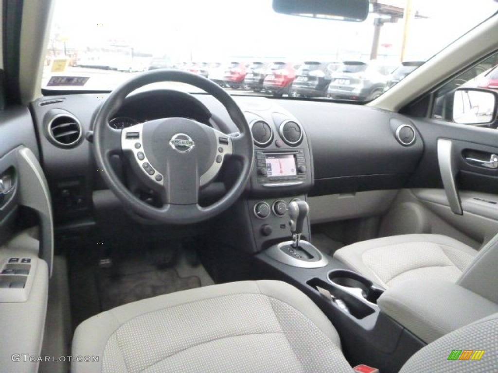 2011 Rogue SV AWD - Pearl White / Gray photo #15