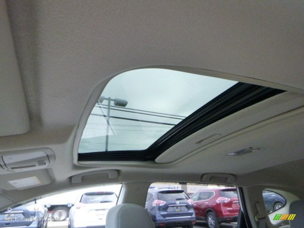 2011 Rogue SV AWD - Pearl White / Gray photo #18