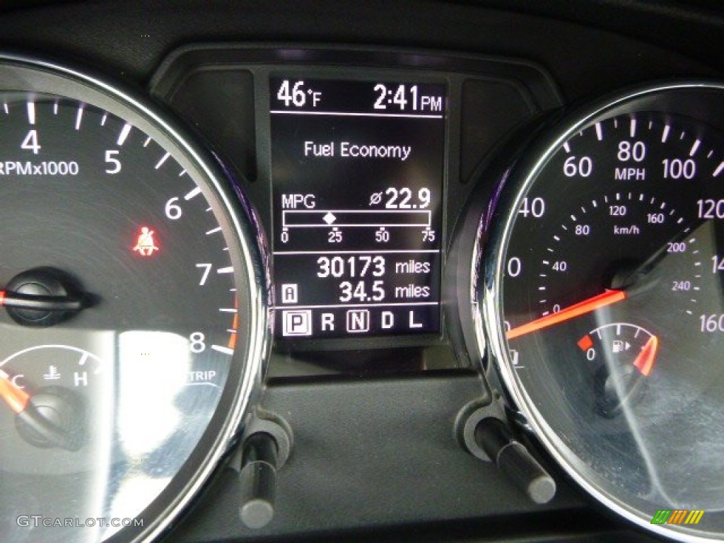 2011 Rogue SV AWD - Pearl White / Gray photo #24