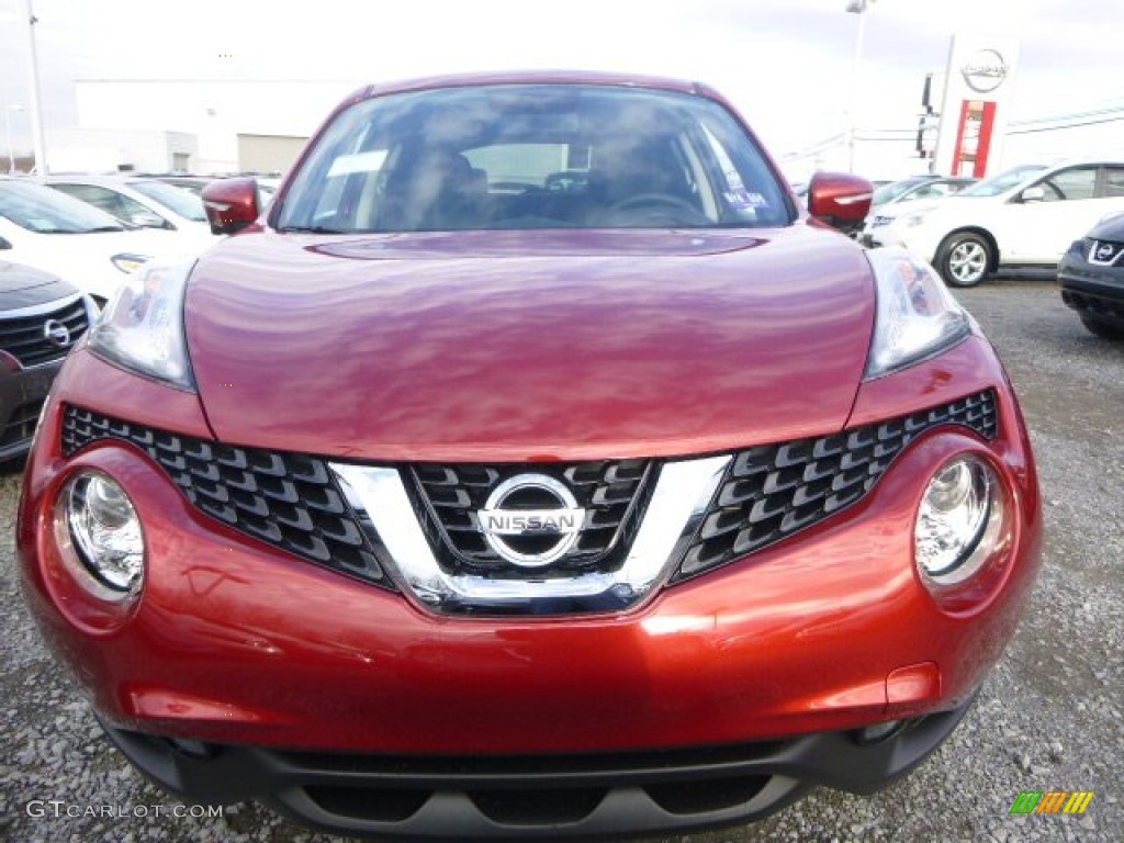 2015 Juke SV AWD - Cayenne Red / Black/Red photo #8