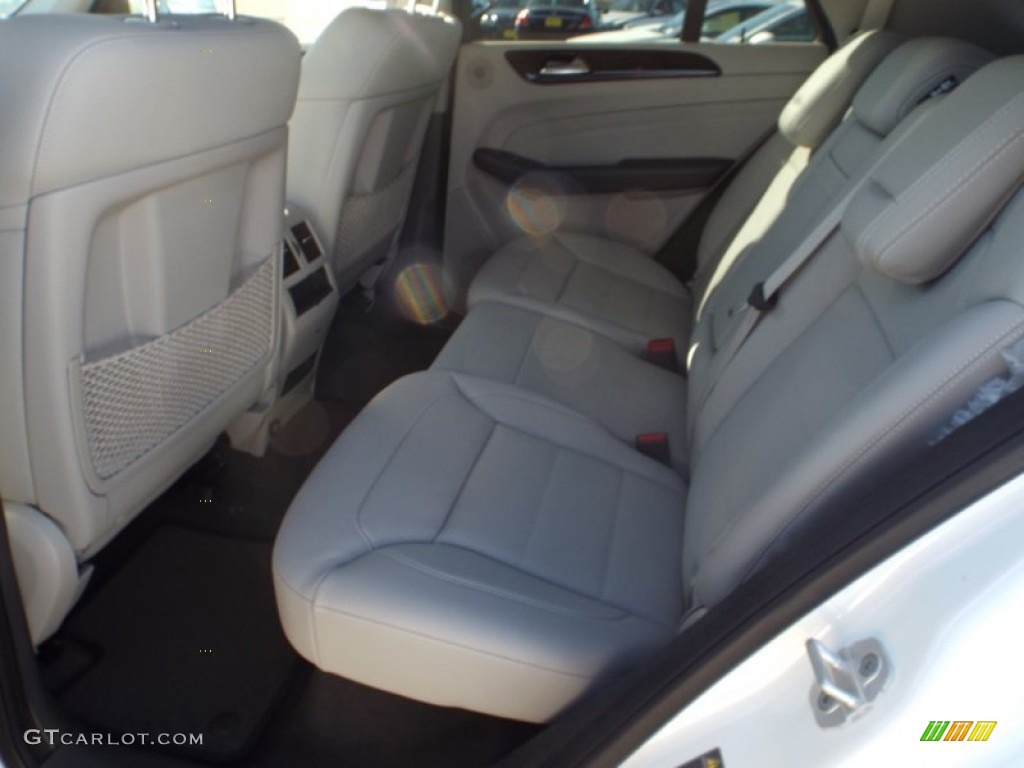 2015 Mercedes-Benz ML 350 Rear Seat Photo #99779543