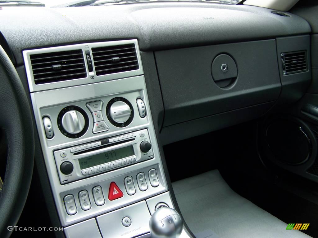 2007 Chrysler Crossfire SE Roadster Dashboard Photos