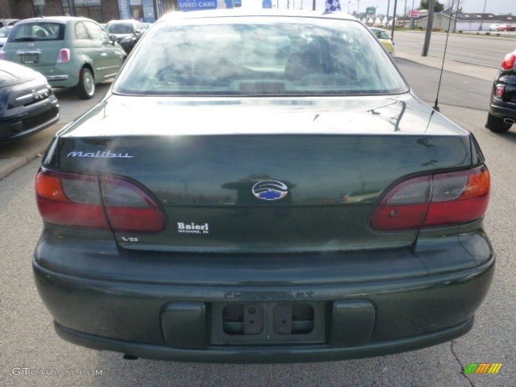 2002 Malibu Sedan - Forest Green Metallic / Neutral photo #4