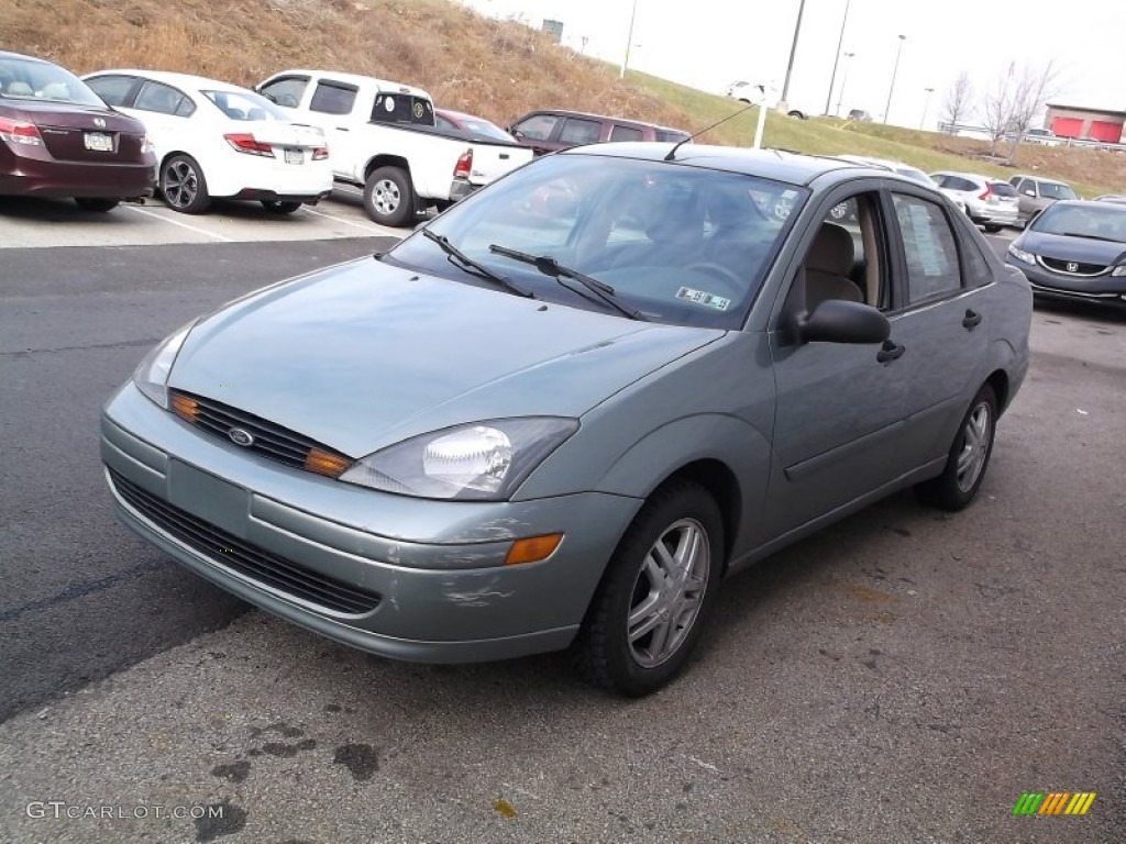 2003 Focus SE Sedan - Light Tundra Metallic / Medium Parchment photo #4