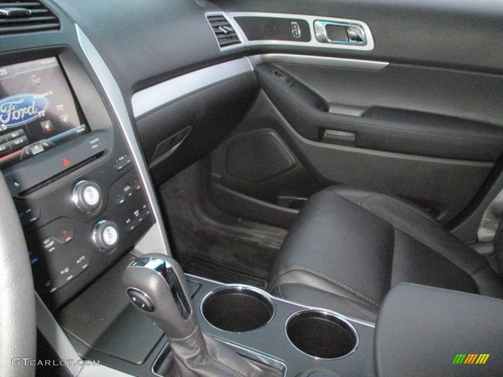 2011 Explorer XLT 4WD - Sterling Grey Metallic / Charcoal Black photo #16