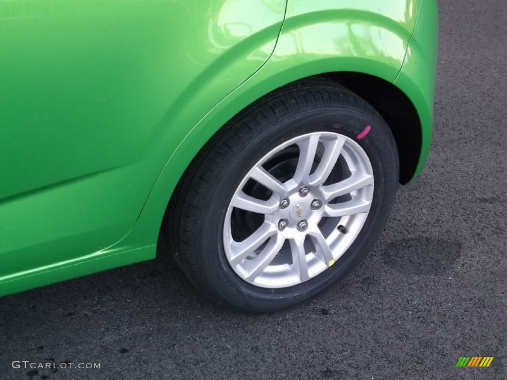 2015 Chevrolet Sonic LT Hatchback Wheel Photo #99798473