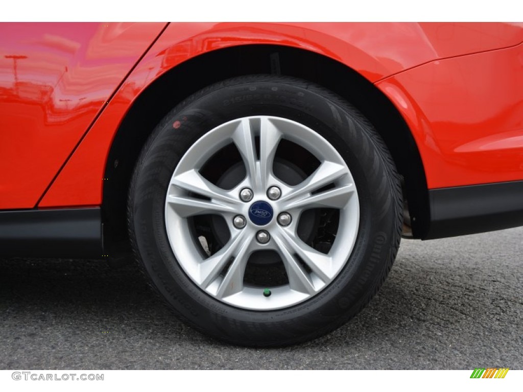 2014 Focus SE Sedan - Race Red / Medium Light Stone photo #11